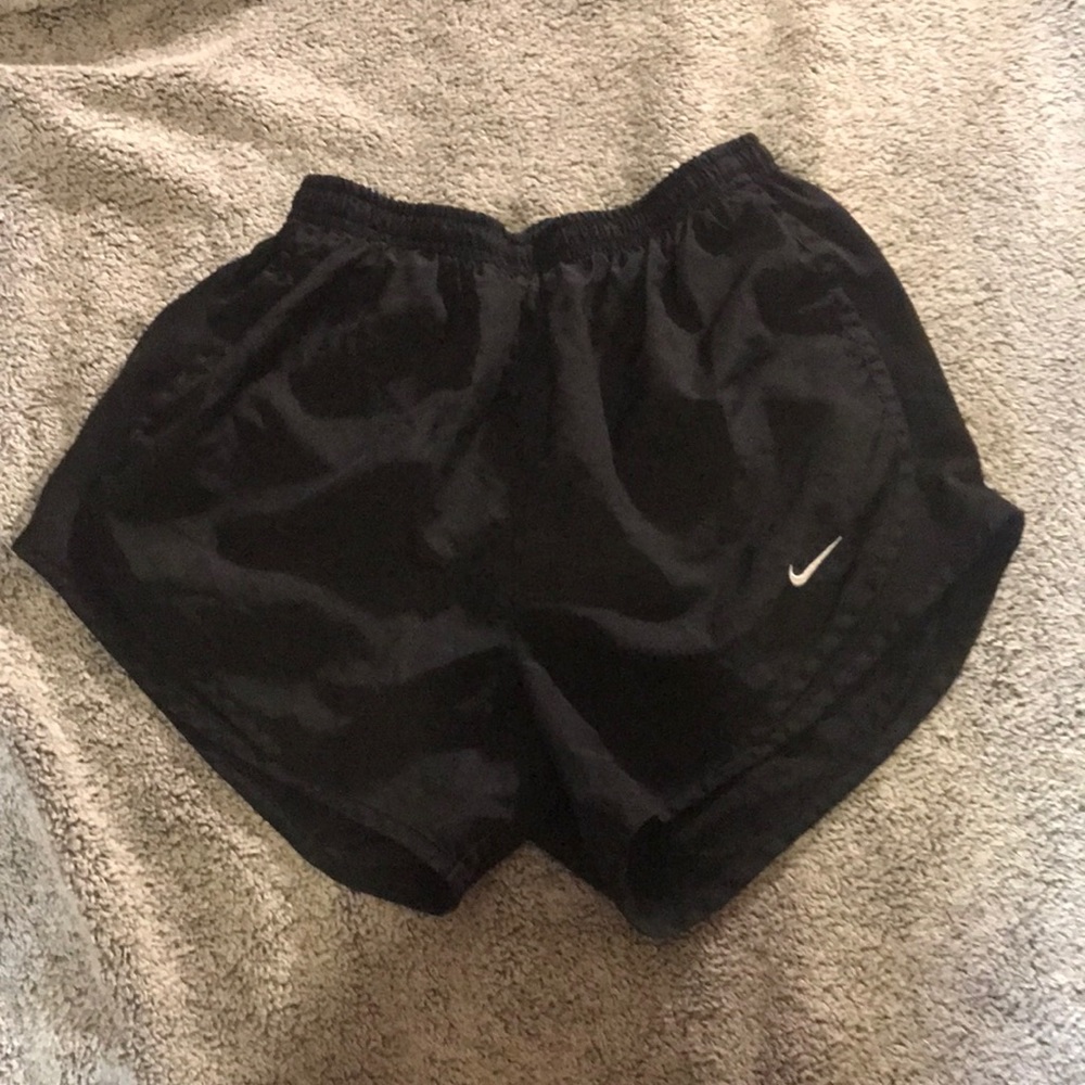 Black Nike shorts